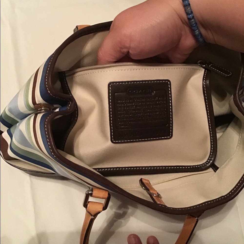 Coach purse with matching make up bag - Picture 3 of 4